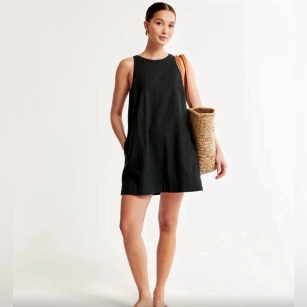 Abercrombie and Fitch High-Neck Linen-Blend Mini Dress